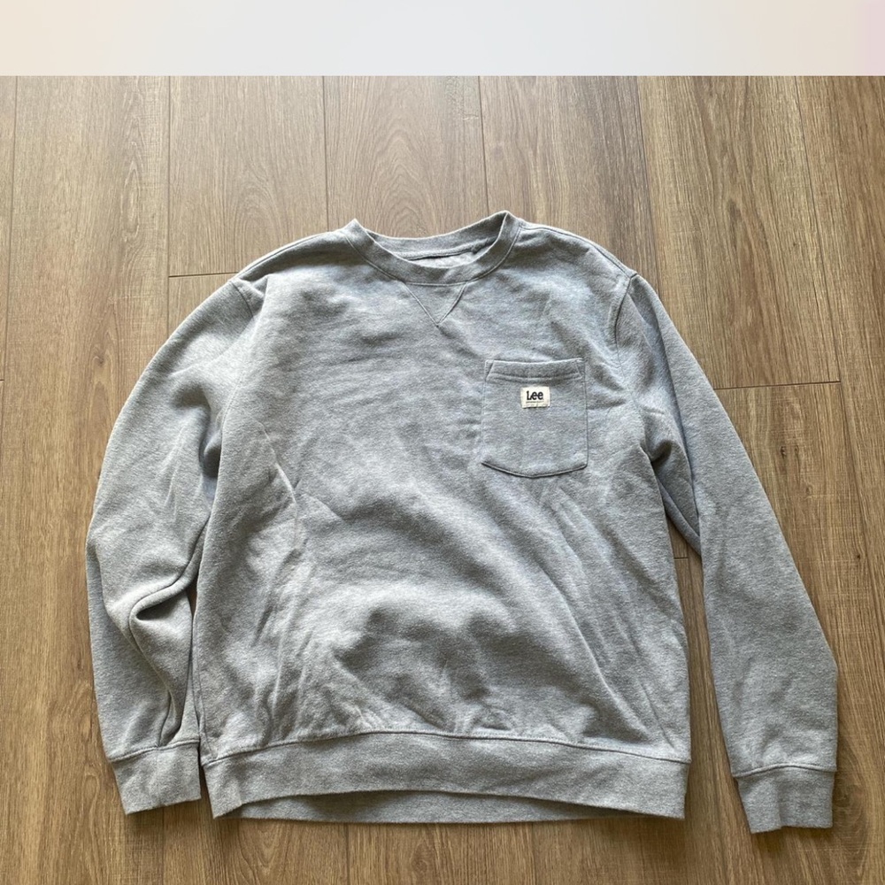 Lee Men's Classic Gray Crewneck Sweater
